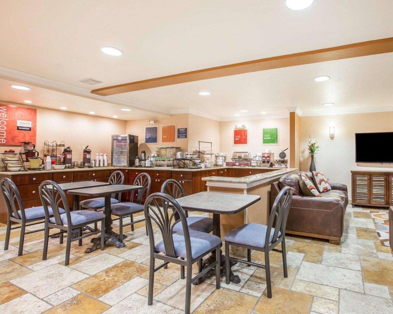Comfort Inn & Suites סלינס מראה חיצוני תמונה