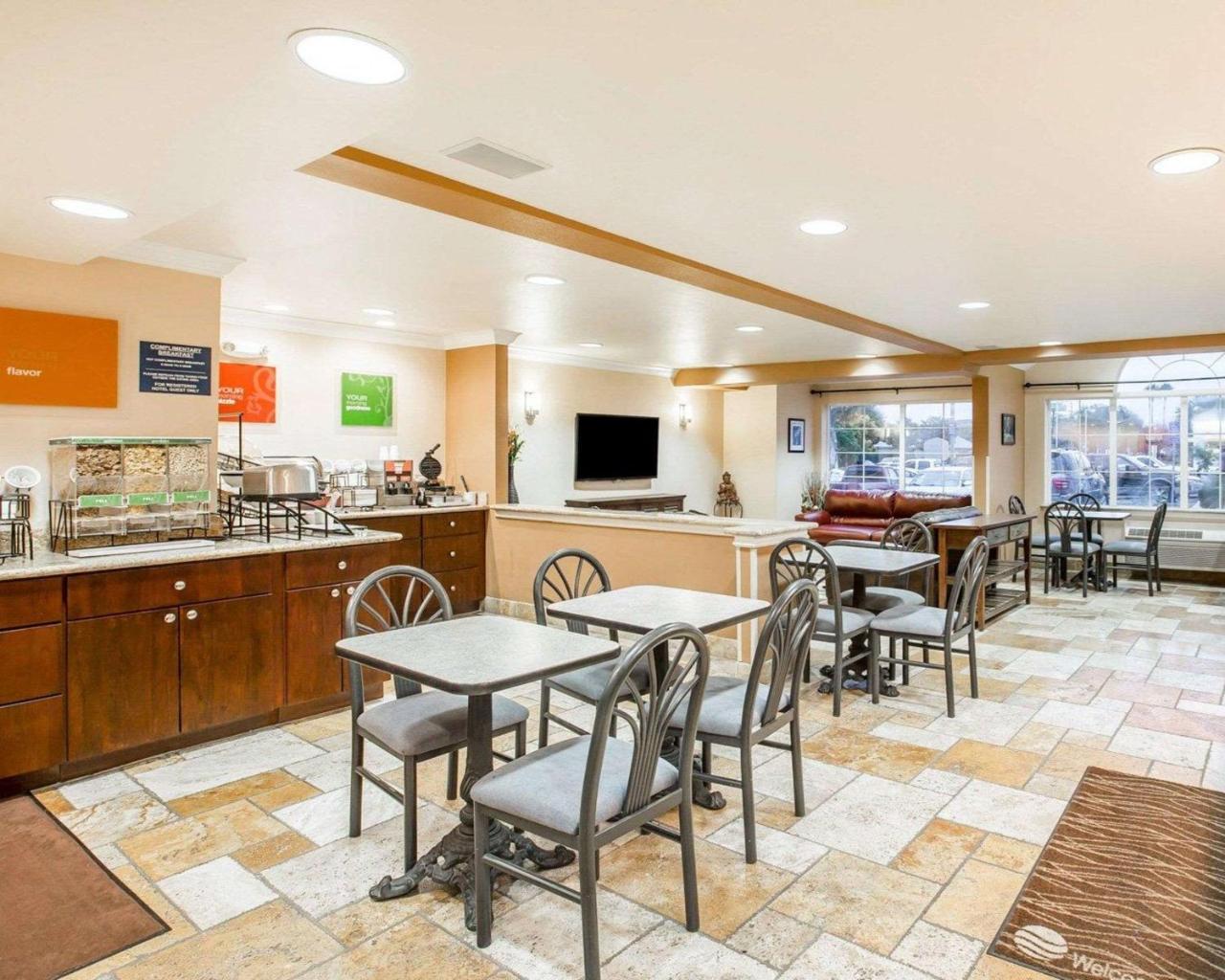 Comfort Inn & Suites סלינס מראה חיצוני תמונה